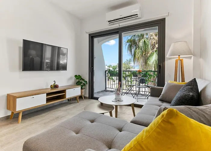 Dreamy 2 Bed By The Sea