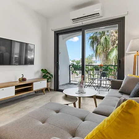 Dreamy 2 Bed By The Sea