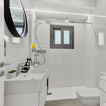 Dreamy 2 Bed By The Sea