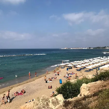 Dreamy 2 Bed By The Sea