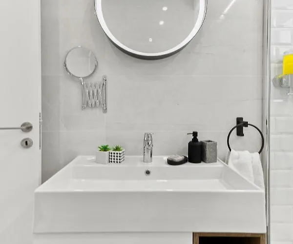 Dreamy 2 Bed By The Sea * 파포스