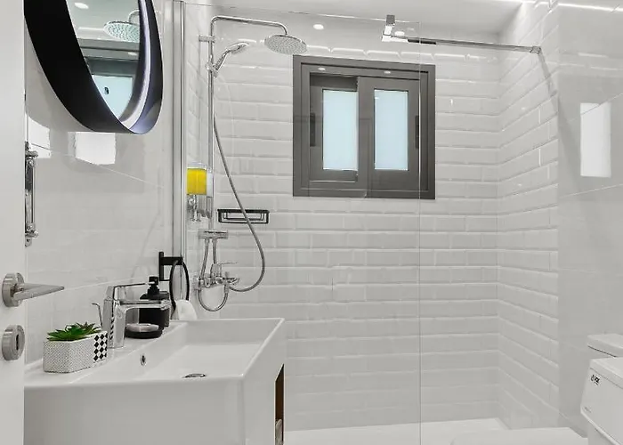 Dreamy 2 Bed By The Sea