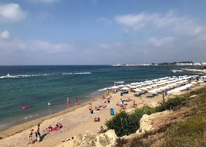 Dreamy 2 Bed By The Sea